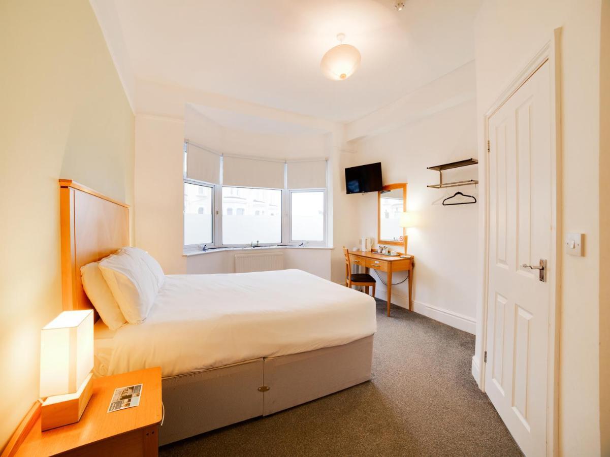 Hotel Sea Breeze كْلانكتون أون سي المظهر الخارجي الصورة