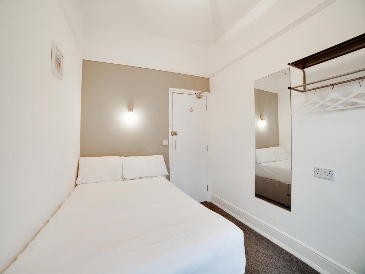 Hotel Sea Breeze كْلانكتون أون سي المظهر الخارجي الصورة