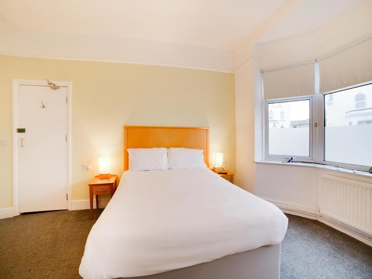 Hotel Sea Breeze كْلانكتون أون سي المظهر الخارجي الصورة